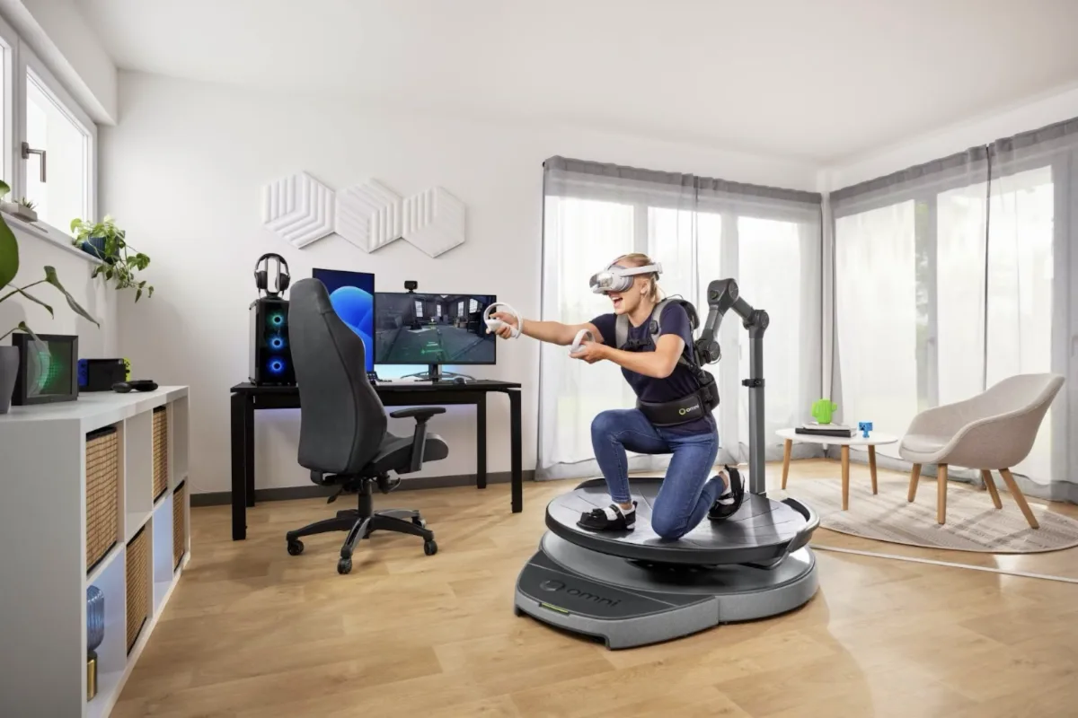 Virtuix Omni One demos at CES 2026 alongside Pimax Dream Air headset